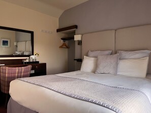 Double or Twin Room, Ensuite (view of the Dales)