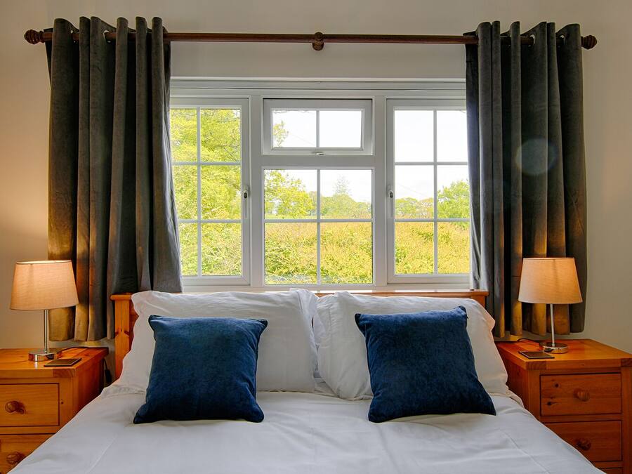 Iron/ironing board, free WiFi