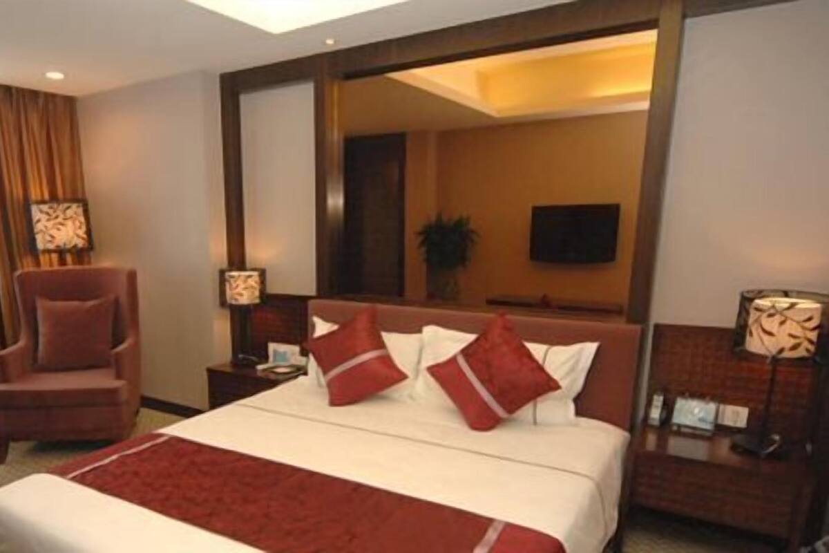 Deluxe Suite