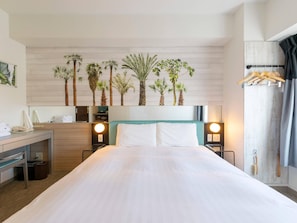 Down duvets, in-room safe, desk, soundproofing