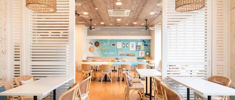 Desayuno buffet diario (JPY 1540 por persona)