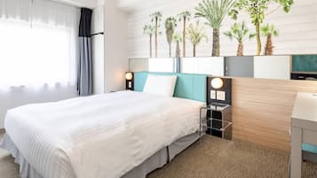 Standard Room, 1 Queen Bed, Non Smoking | Down comforters, in-room safe, desk, soundproofing