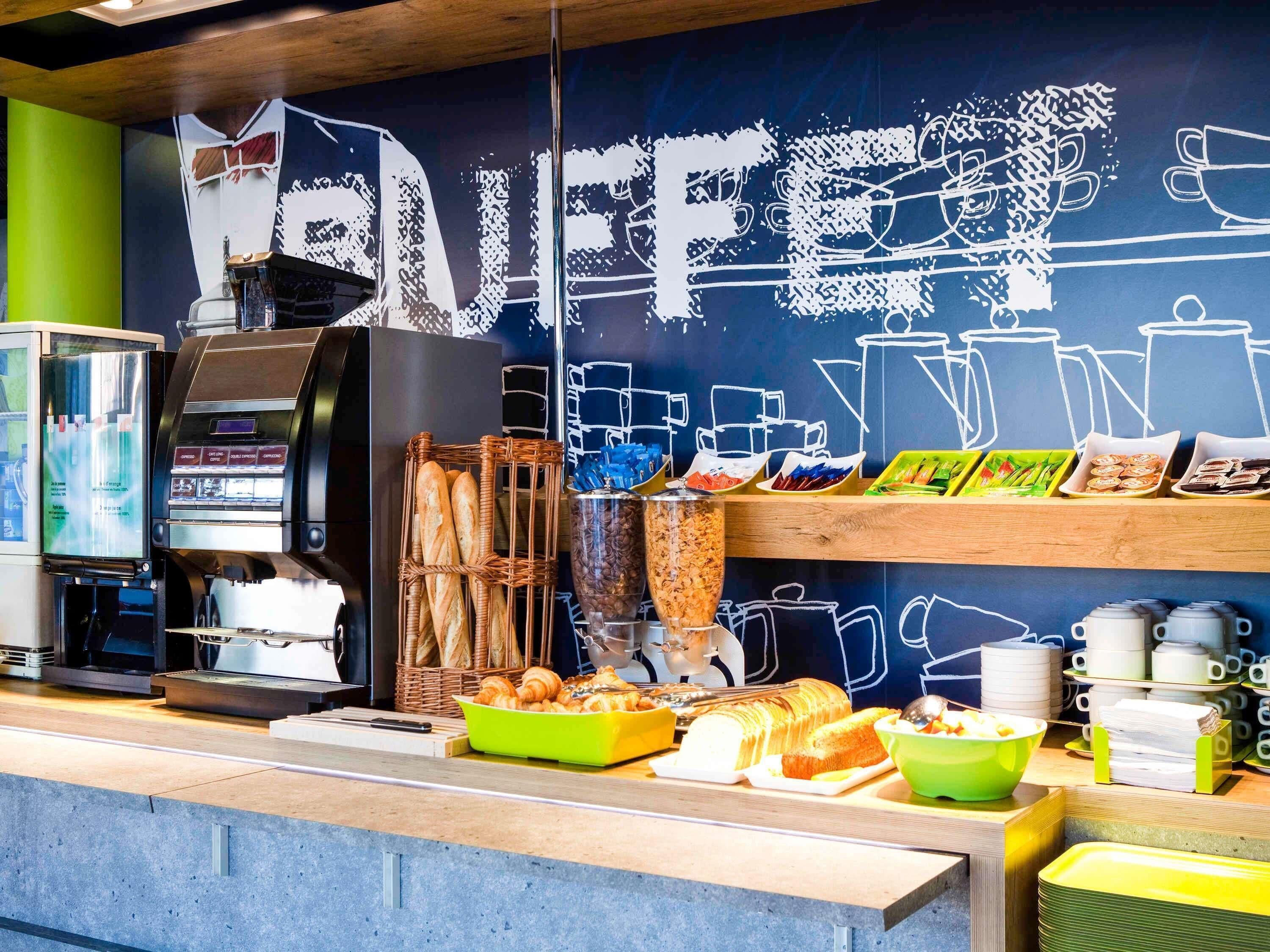 Petit déjeuner buffet (9.5 EUR par personne)