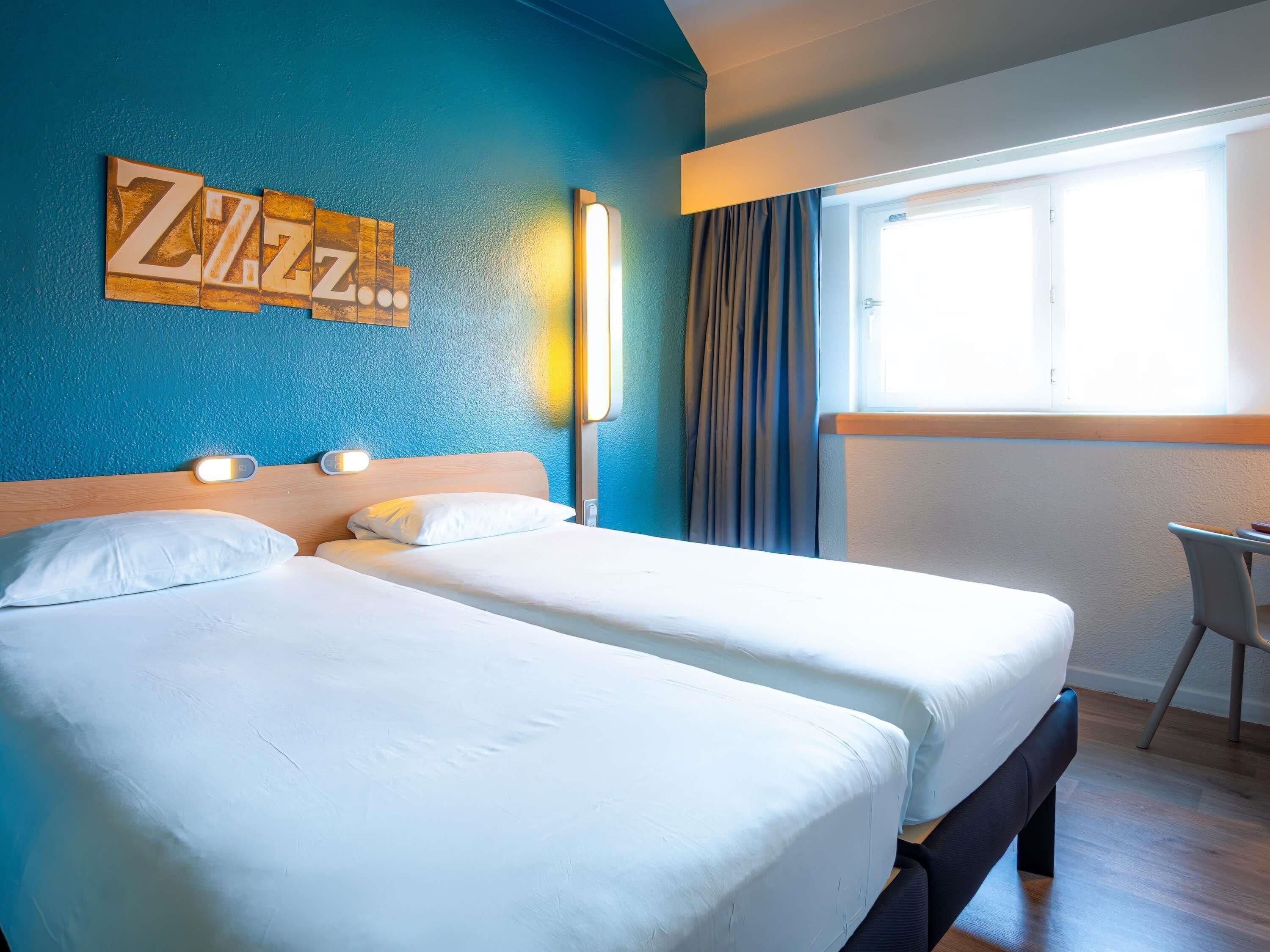 Twin Room, 2 Twin Beds | Desk, laptop workspace, blackout drapes, soundproofing