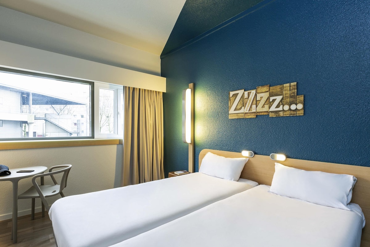 Twin Room, 2 Single Beds