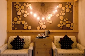 Studio Suite | Living area
