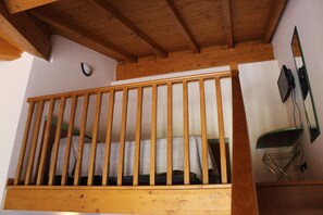 1 bedroom, desk, blackout curtains, iron/ironing board - B&B Villa Giglio (Arsago Seprio)