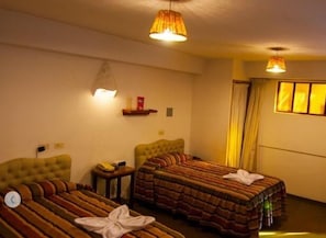 Twin kamer, 2 eenpersoonsbedden | Een kluis op de kamer, geluiddichte muren, gratis wifi, beddengoed