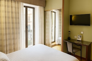 Standard Double Room, Ensuite | Rollaway beds, free WiFi, bed sheets - Hostal Concejo (Salamanca)