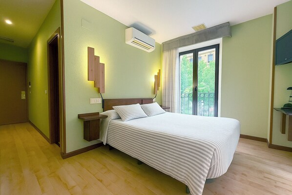 Tweepersoonskamer, 1 queensize bed | Extra bedden (toeslag), gratis wifi, beddengoed