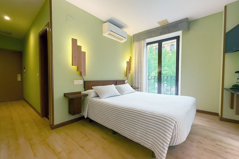 Hostal Concejo by null