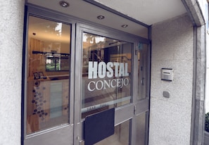 Interior entrance - Hostal Concejo (Salamanca)