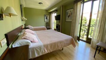 Rollaway beds, free WiFi, bed sheets