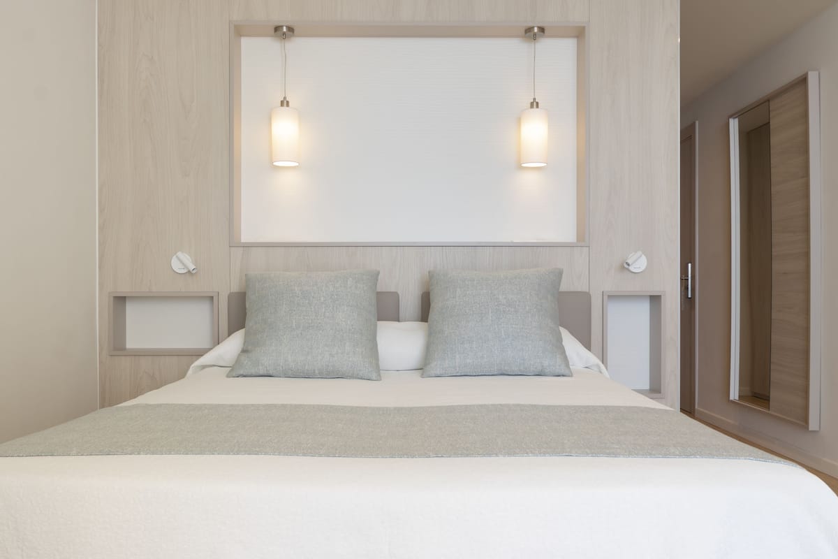 In-room safe, free WiFi