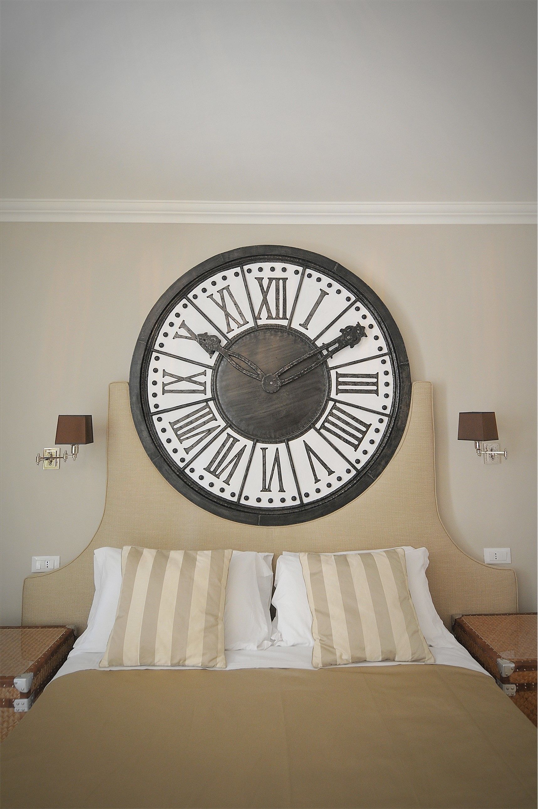 1 bedroom, frette italian sheets, premium bedding, down duvets