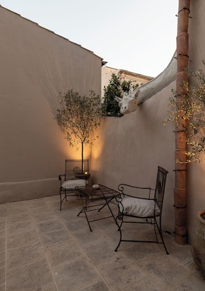 Exclusive Suite, Pool View | Terrace/patio
