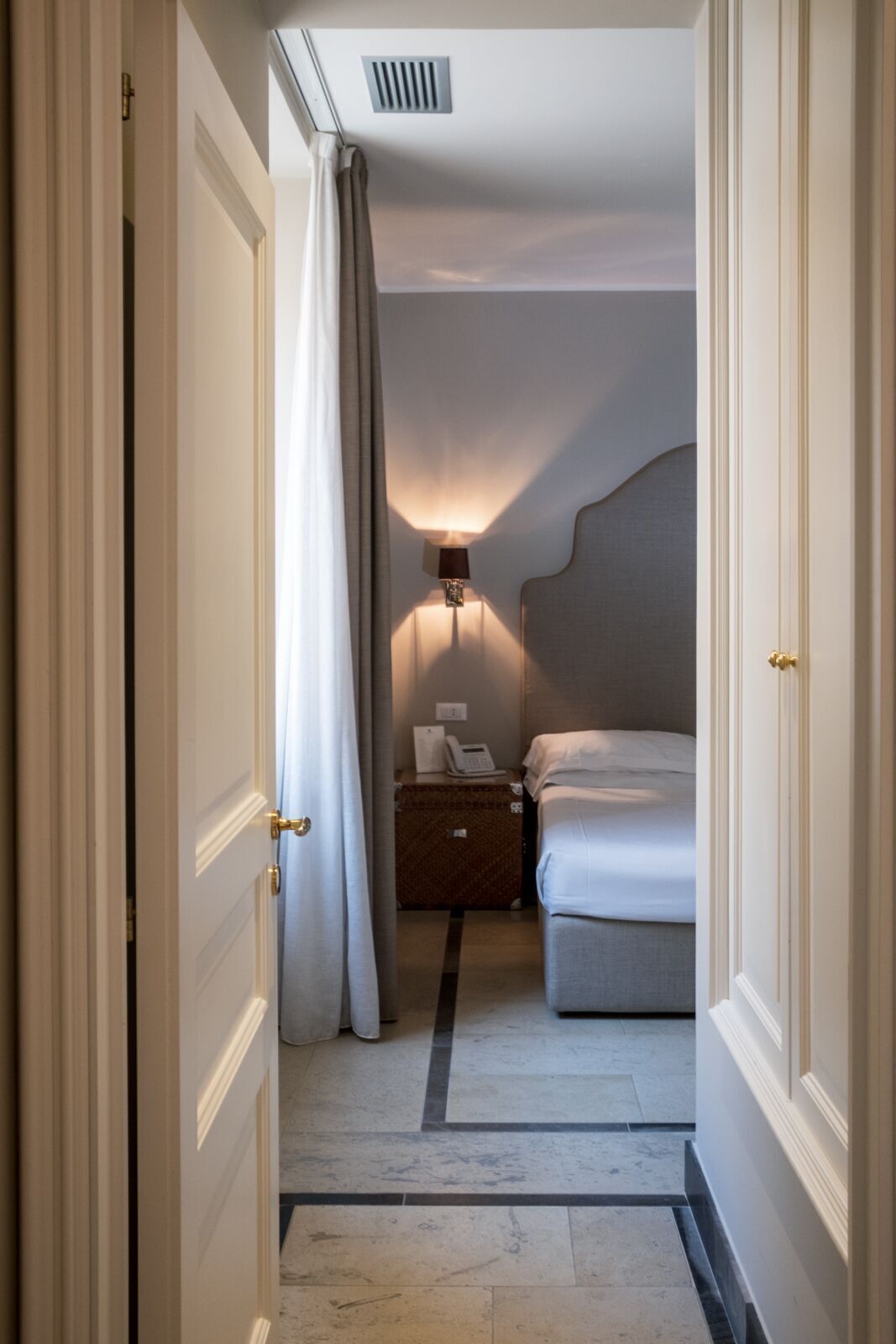 1 bedroom, Frette Italian sheets, premium bedding, down duvets