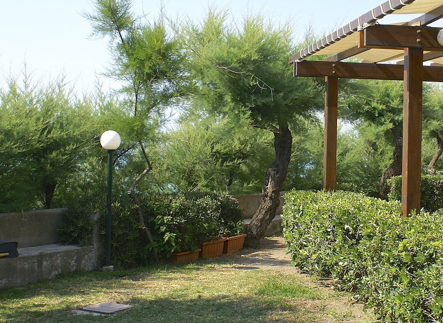 Appartamento panoramico, 2 camere da letto, di fronte alla spiaggia | Giardino