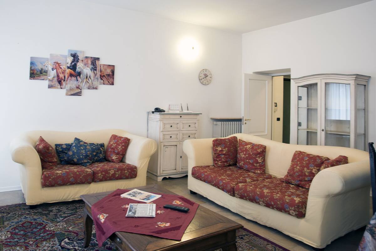Apartment, 2 Bedrooms (8 people) | Down comforters, pillowtop beds, in-room safe, desk