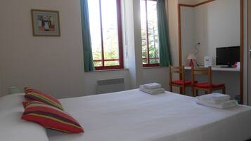 Standard Double Room | Free WiFi, bed sheets, wheelchair access
