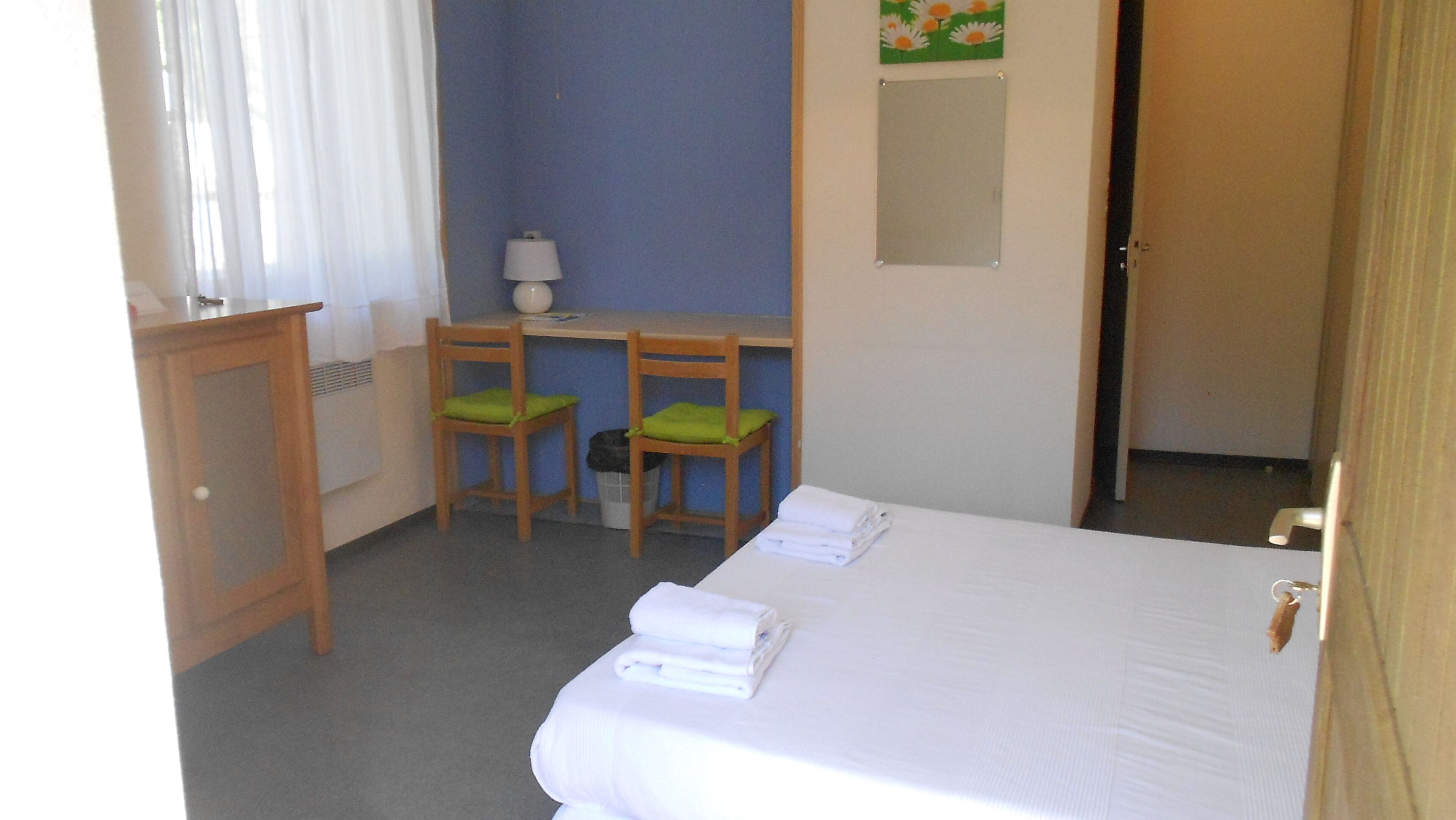 economy room, 1 double bed | free wifi, bed sheets, wheelchair access