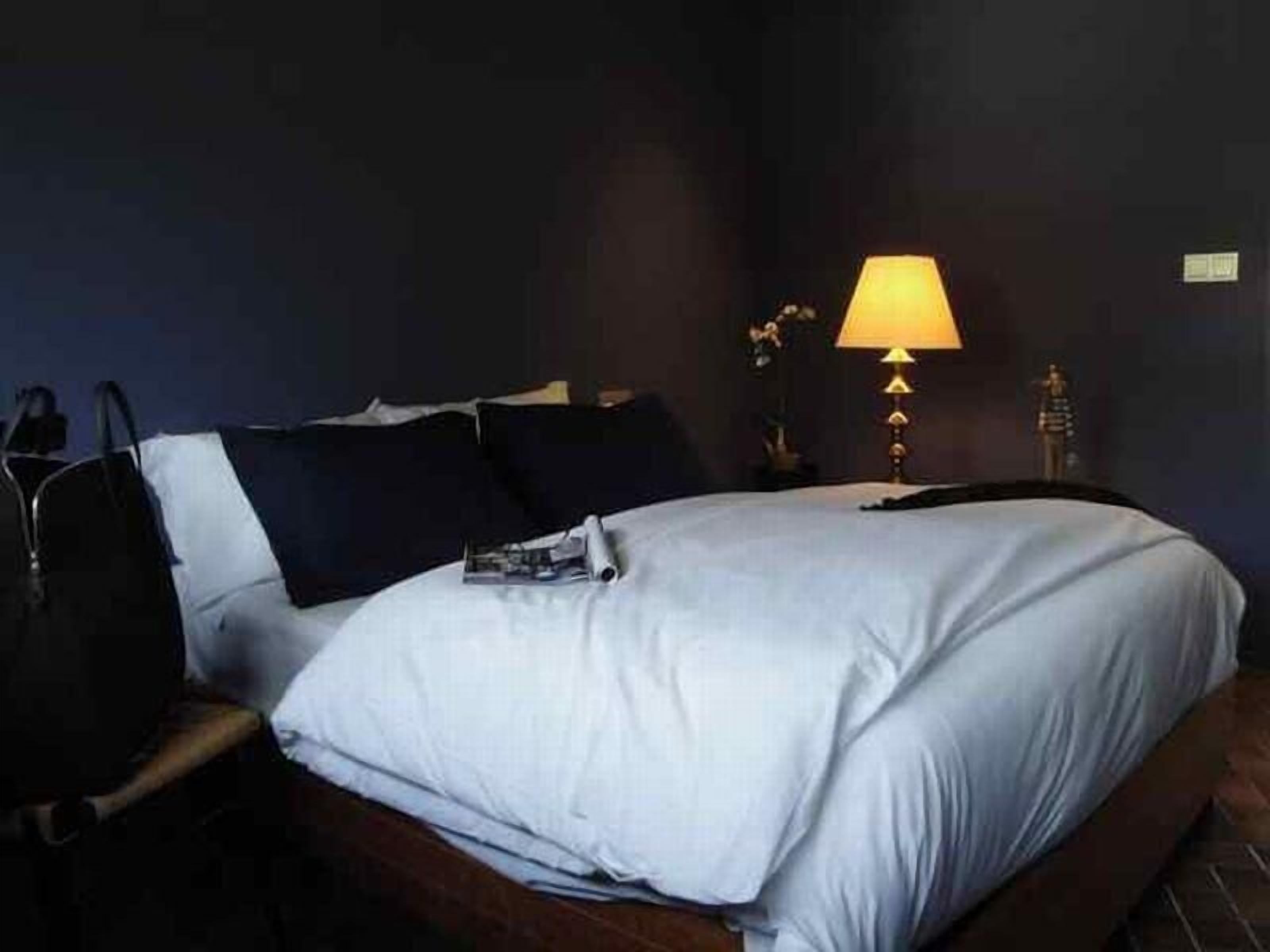 Premium bedding, in-room safe, desk, blackout curtains