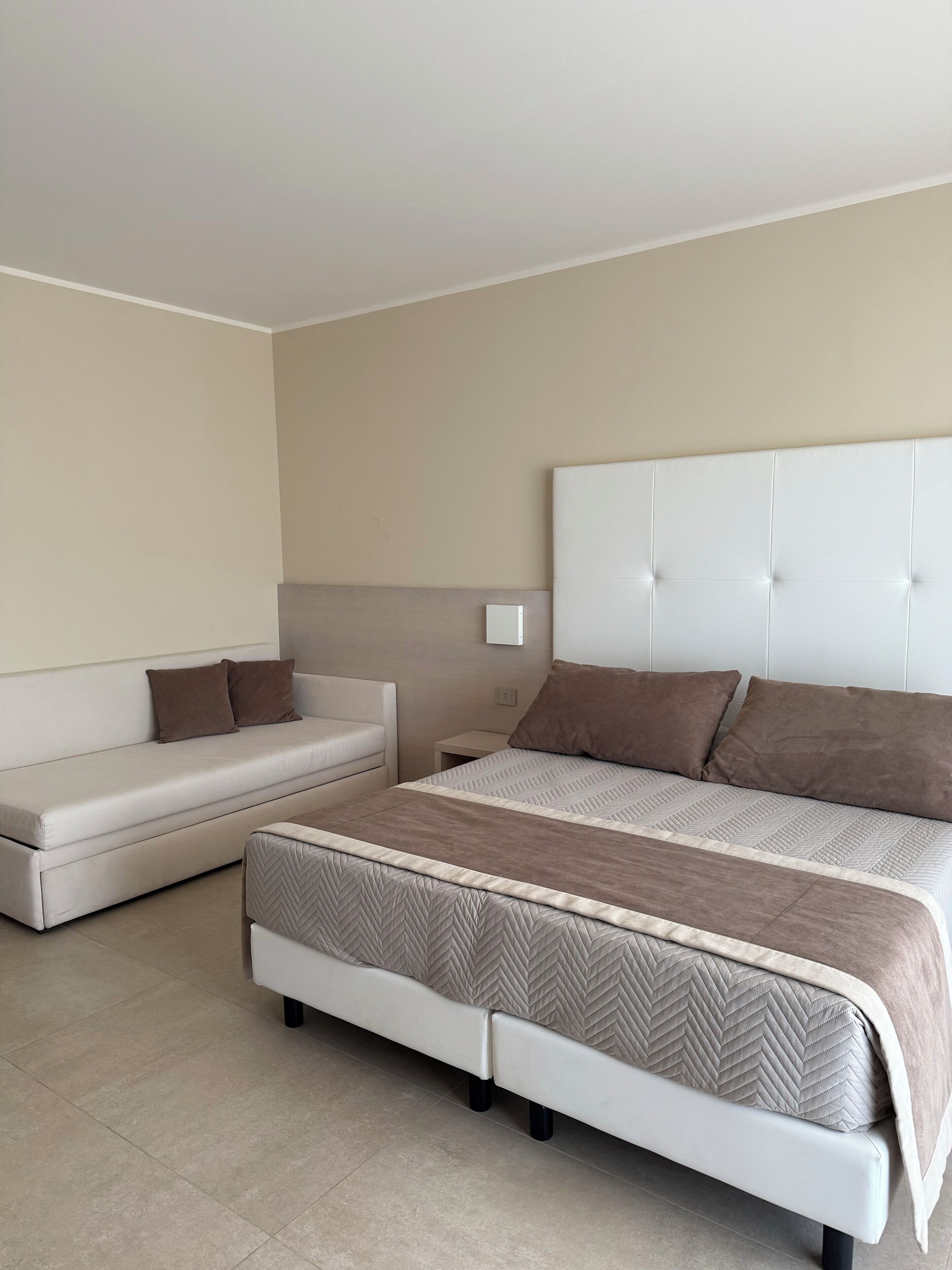 classic triple room | room amenity