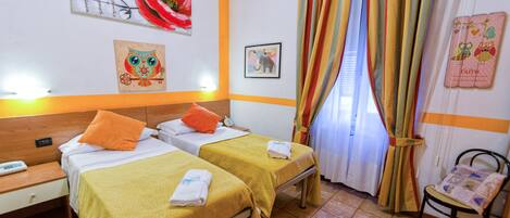 Dobbeltrom | Minibar, safe på rommet, skrivebord og wi-fi (inkludert)