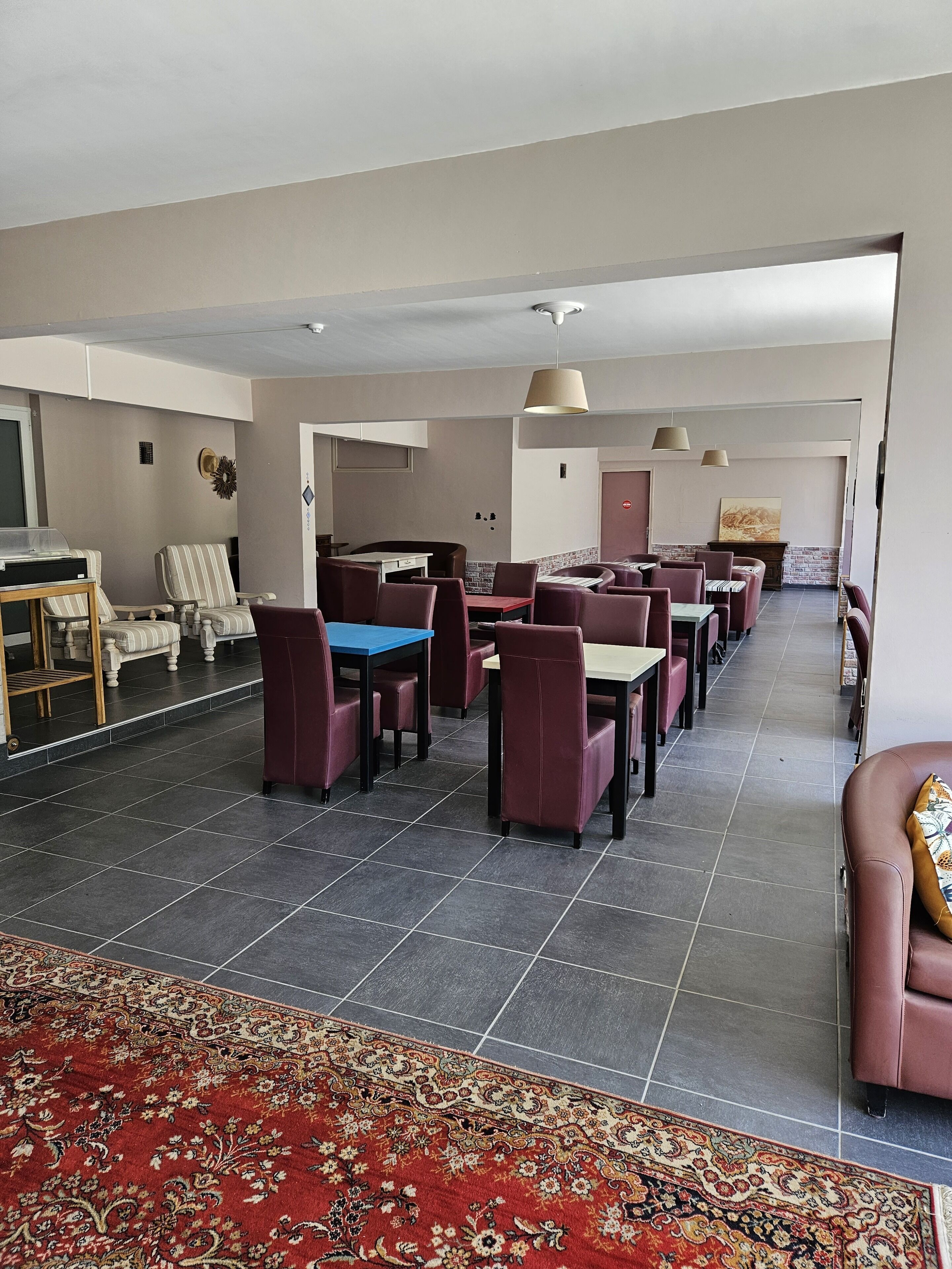 daily continental breakfast (eur 11 per person)