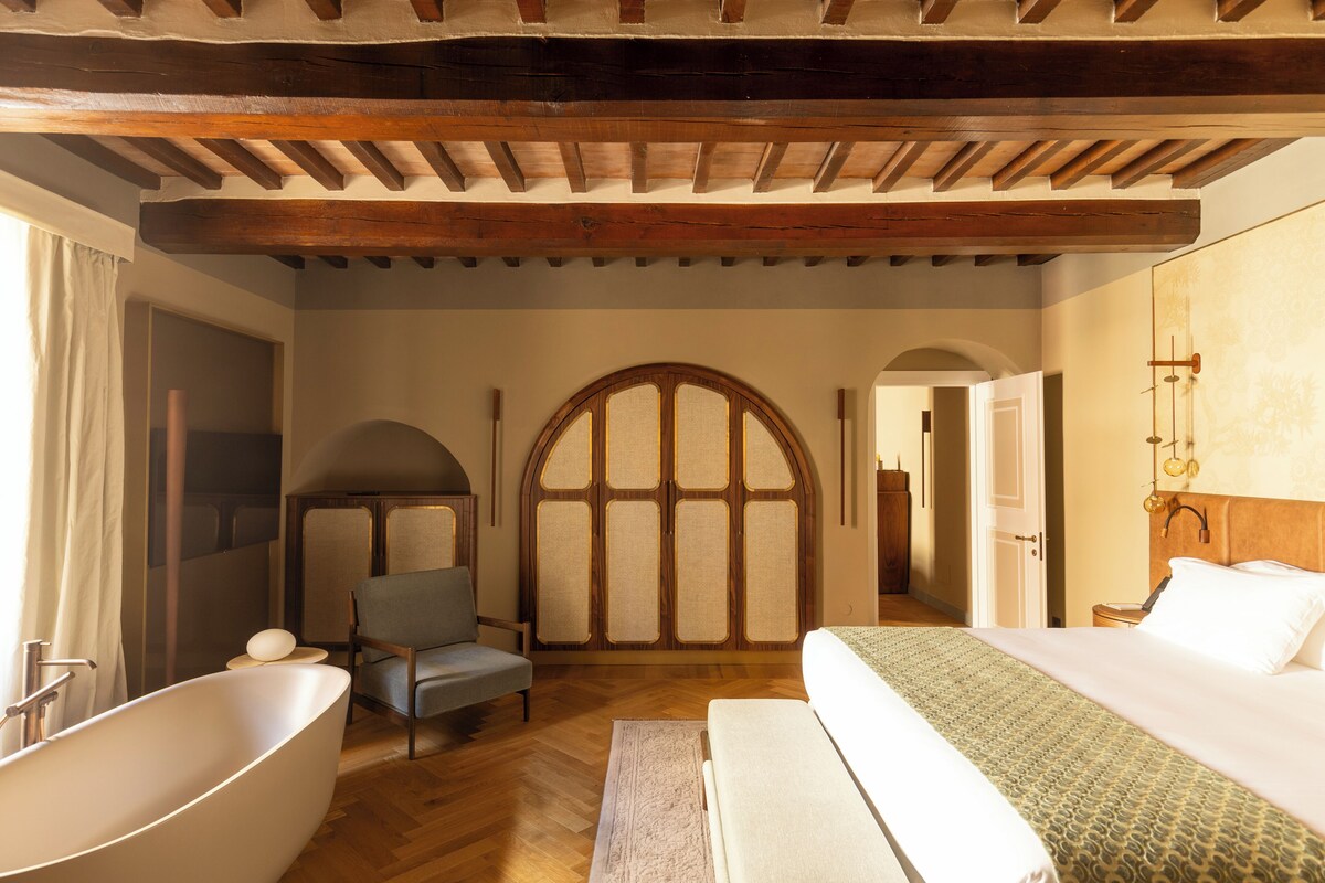 Cloister Suite | Premium bedding, down comforters, minibar, in-room safe