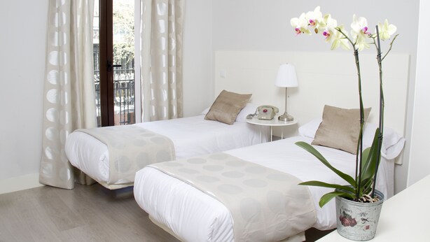 Double Room | Blackout drapes, iron/ironing board (on request), WiFi (free) - 8Rooms Madrid (Madrid)