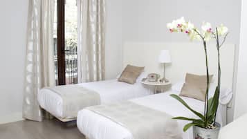 Habitación doble | Cortinas opacas, tabla de planchar con plancha, wifi gratis