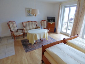 Individually decorated, individually furnished, blackout curtains - Gasthof Falkenstein & Metzgerei Schwaiger (Flintsbach A. Inn)