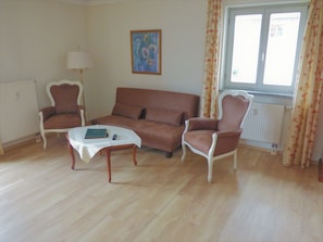 Flat-screen TV - Gasthof Falkenstein & Metzgerei Schwaiger (Flintsbach A. Inn)