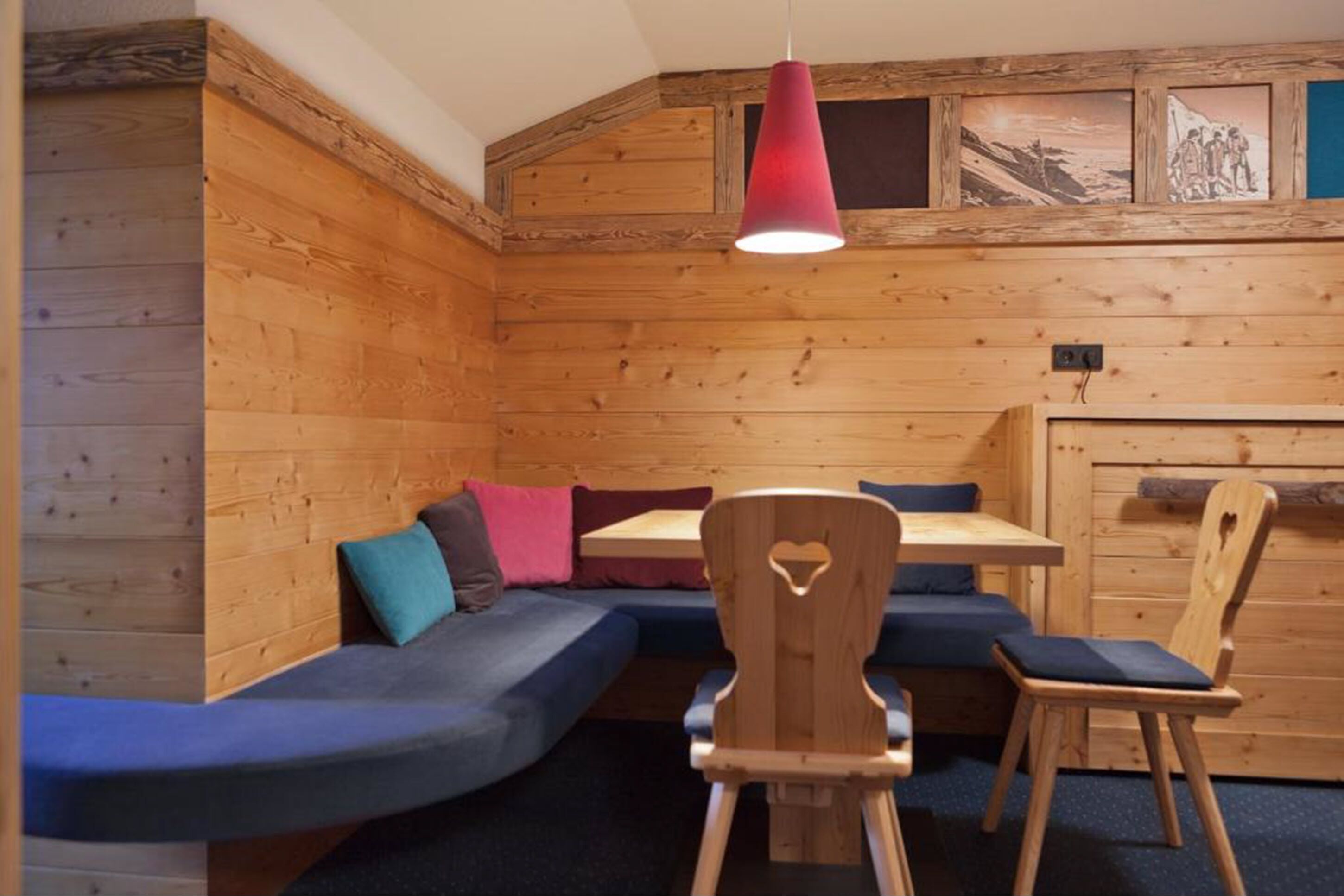 comfort quadruple room, non smoking | in-room dining