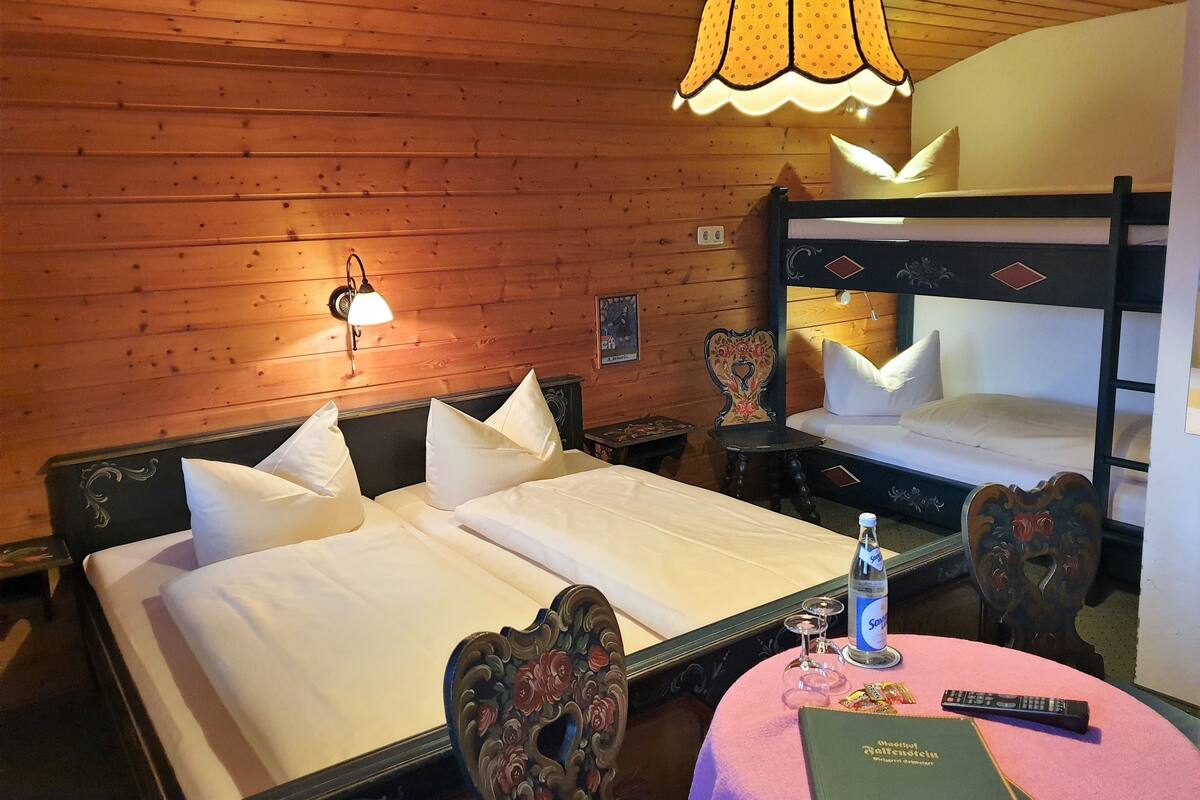 triple room, non smoking | individually decorated, individually furnished, blackout curtains