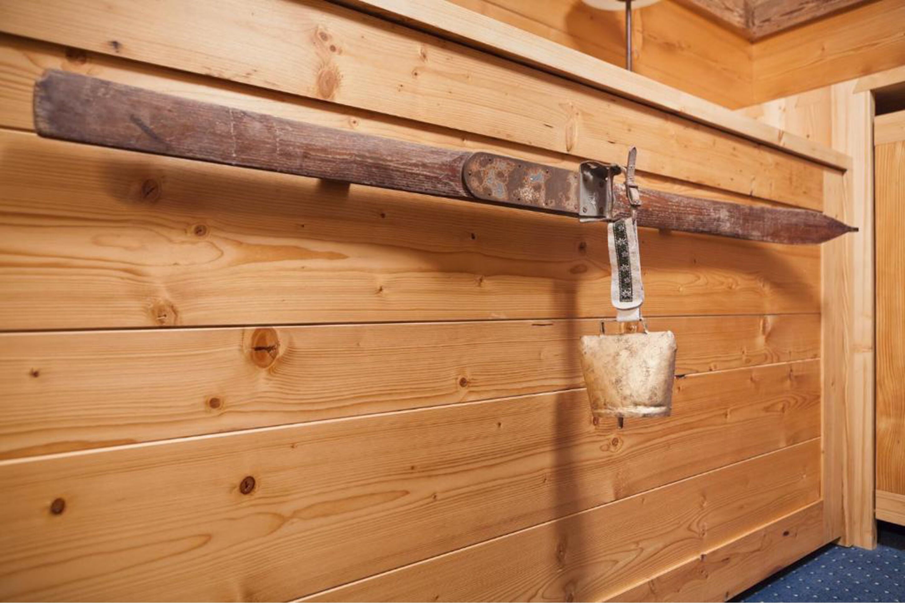 comfort quadruple room, non smoking | living area | flat-screen tv