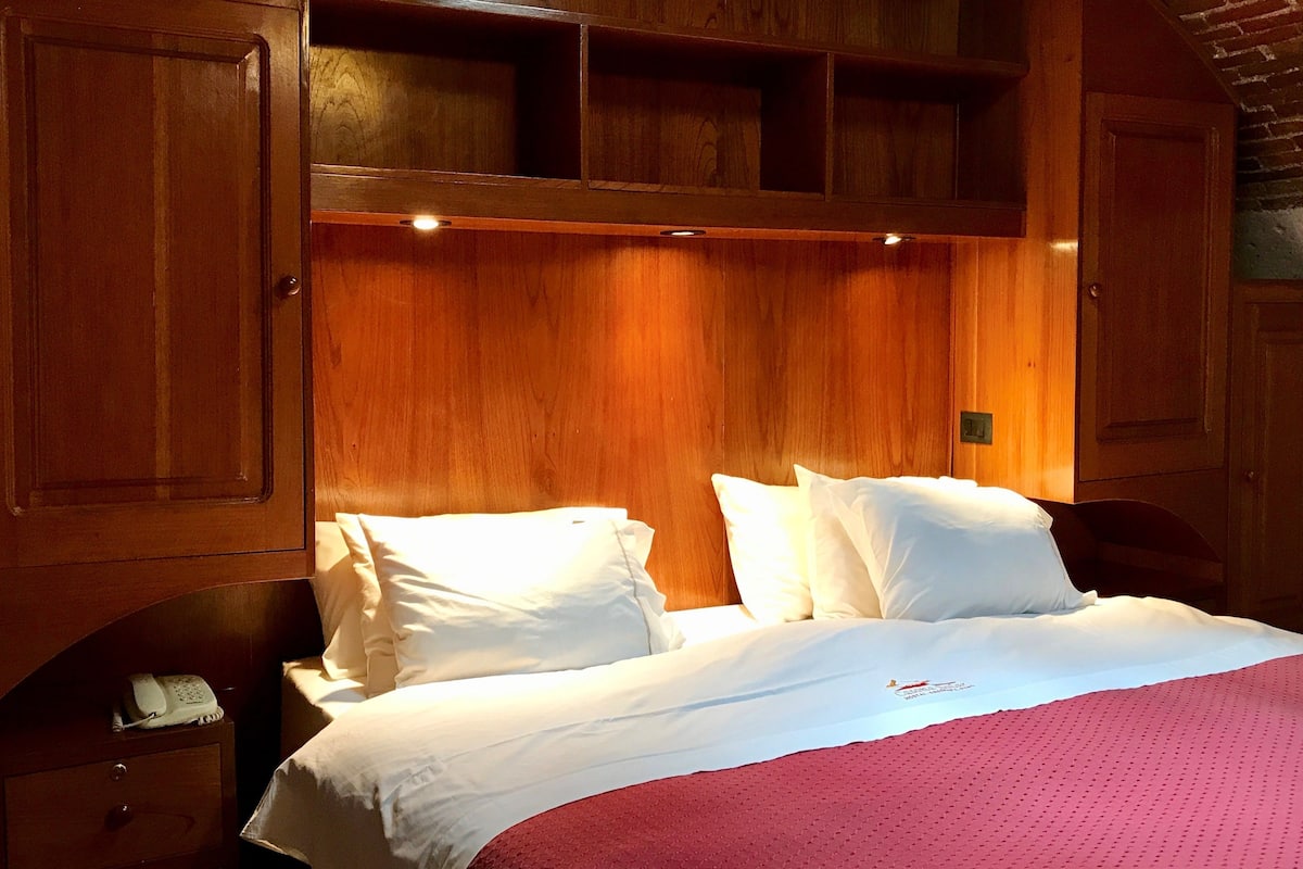 family apartment, 2 bedrooms, fireplace, garden view | 1 bedroom, premium bedding, down duvets, select comfort beds