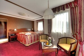 Room - Hotel Zur Burg (Kaprun)