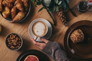 包每日自助早餐