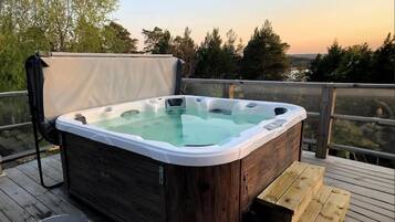 Bathtub spa outdoor