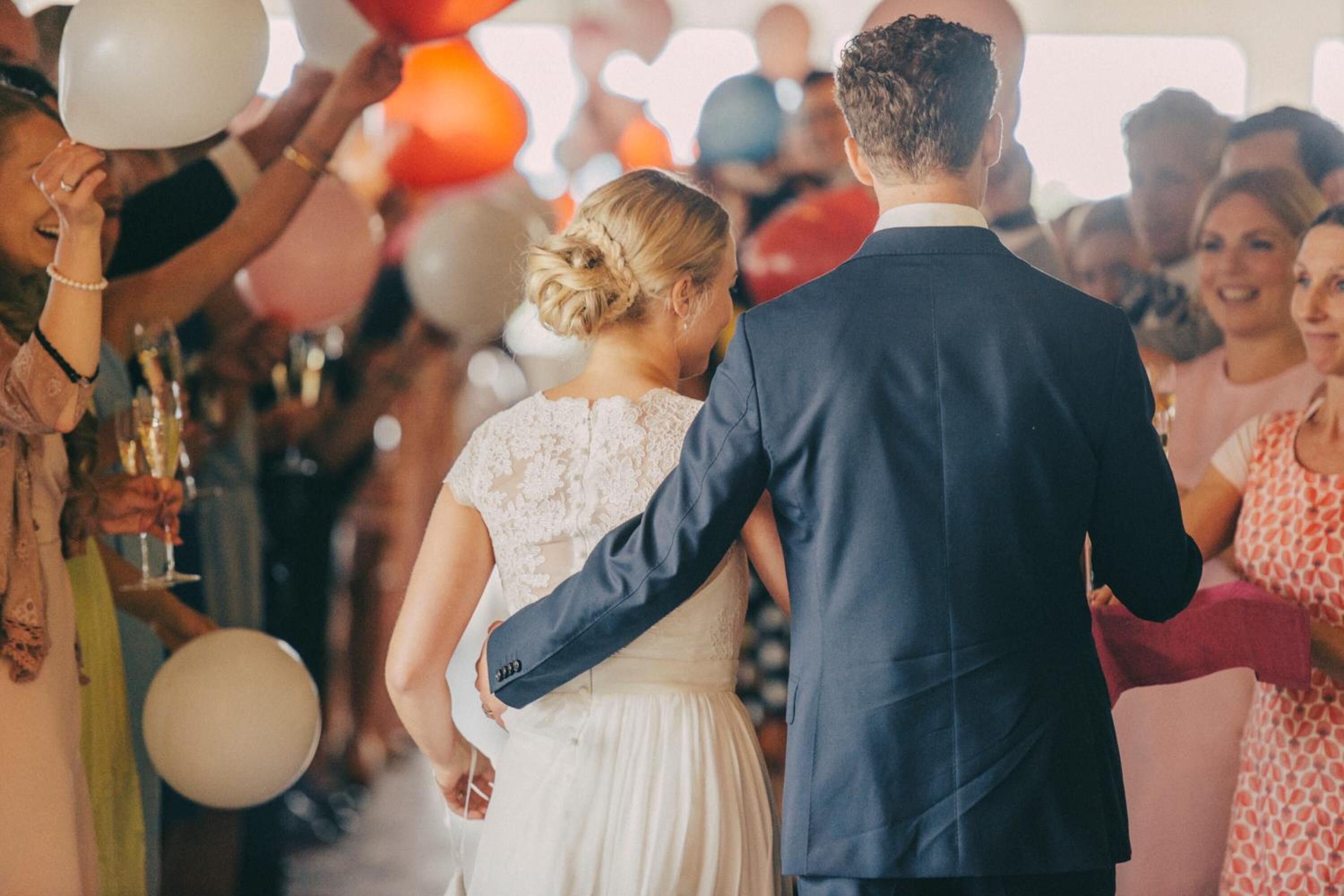 breakfast, lunch and dinner served