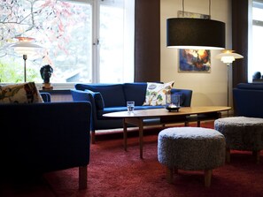 Sala de estar en el lobby