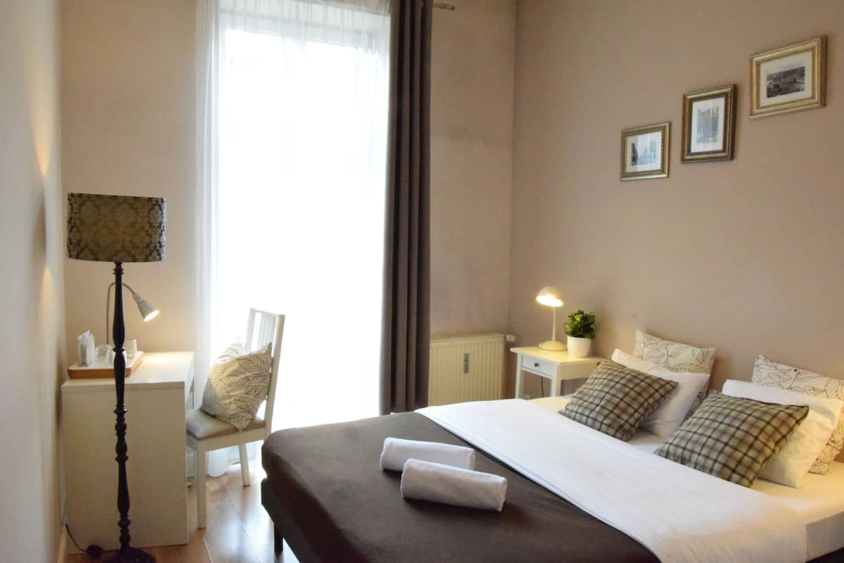 Tweepersoonskamer | Luxe beddengoed, individueel gedecoreerd, individueel gemeubileerd