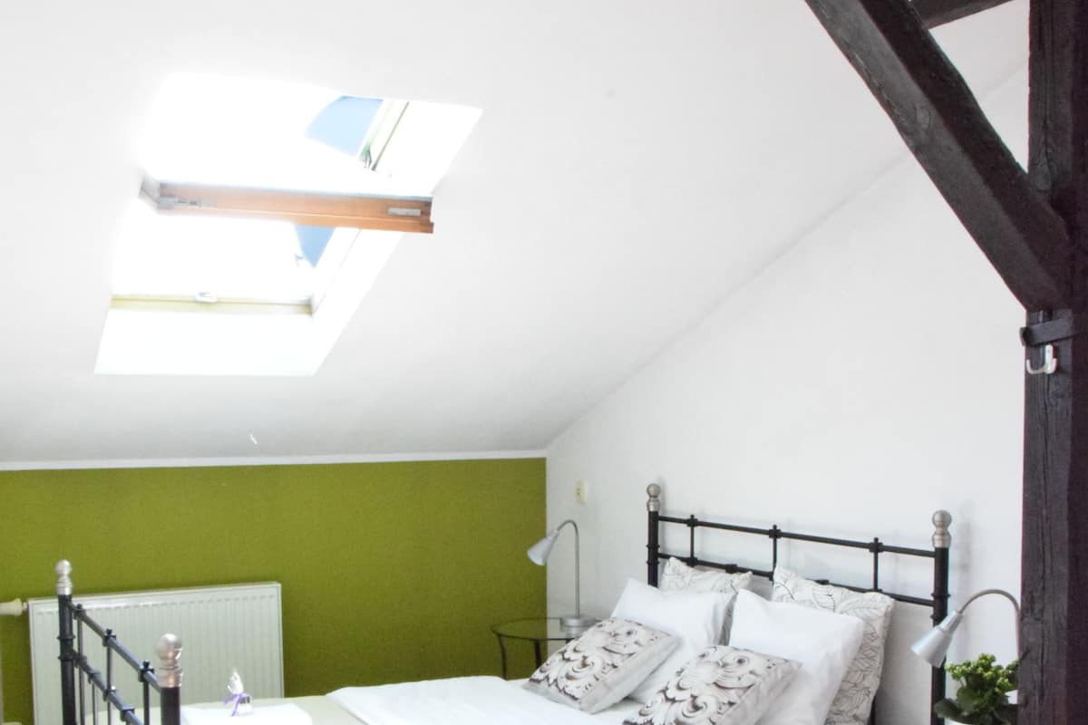 Economy Apartment | Premium bedding, rollaway beds, individually decorated