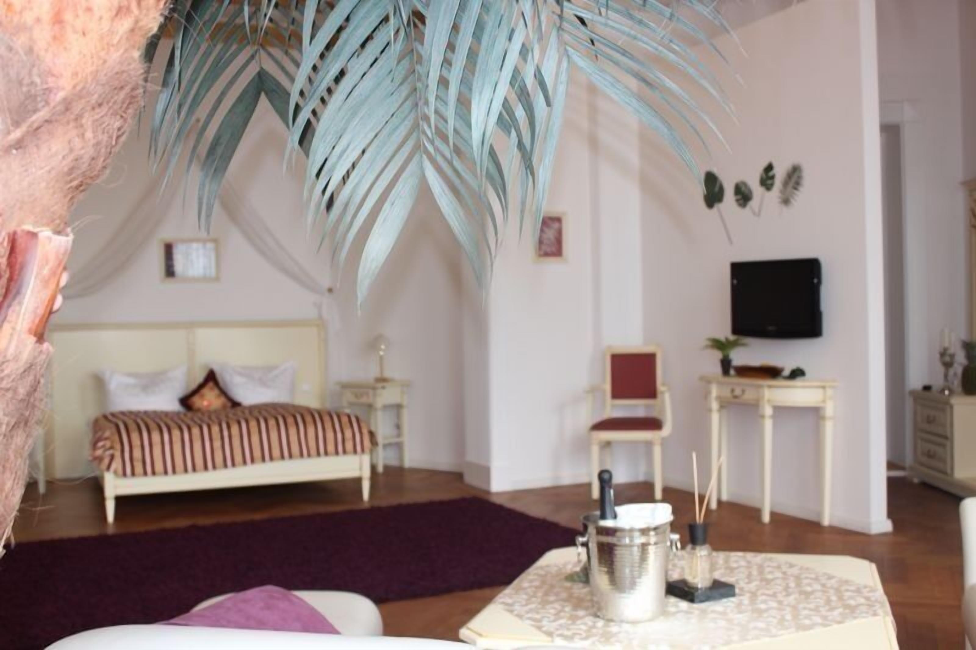 Comfort Suite | Premium bedding, pillow-top beds, individually furnished, soundproofing