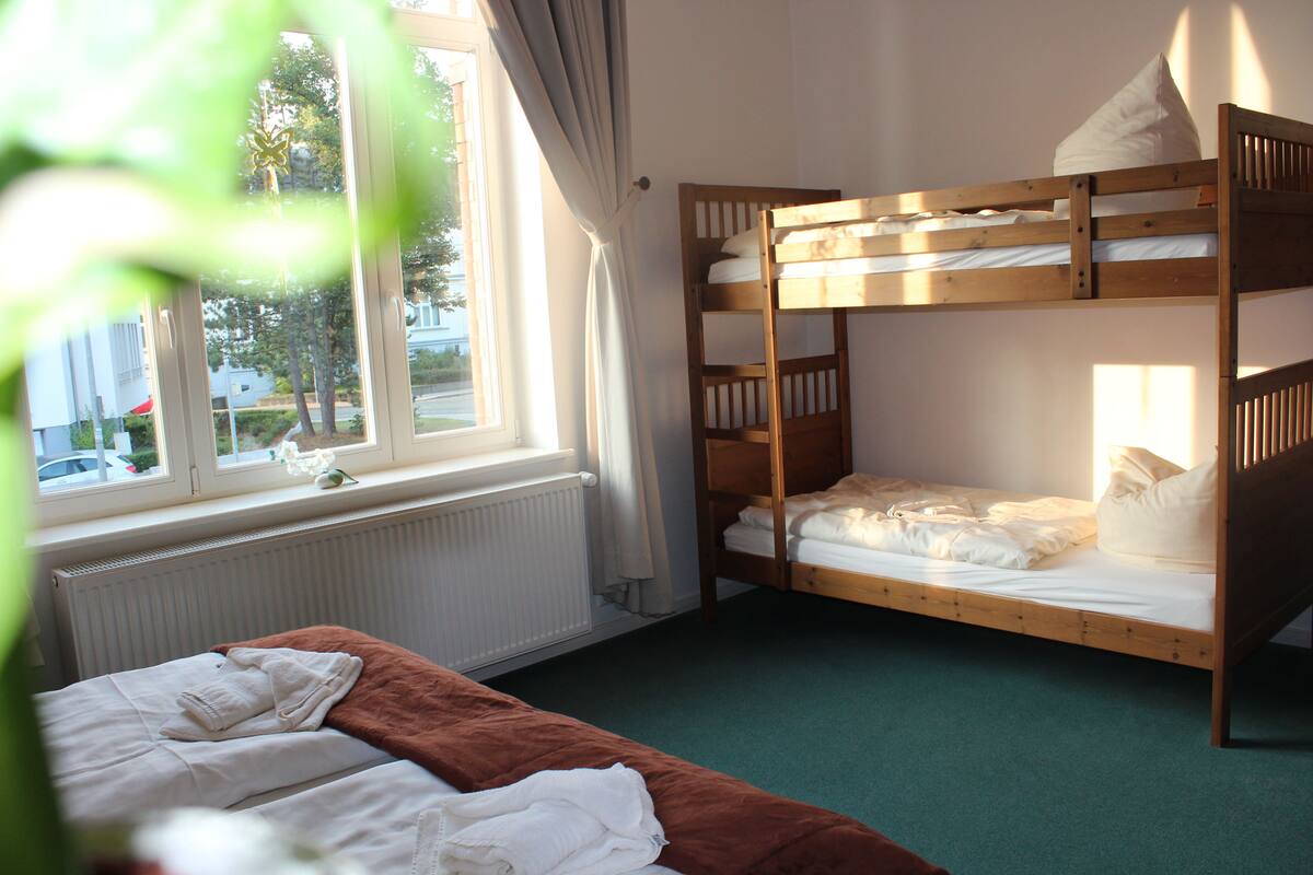 Family Room (Quintuple) | Premium bedding, pillowtop beds, soundproofing