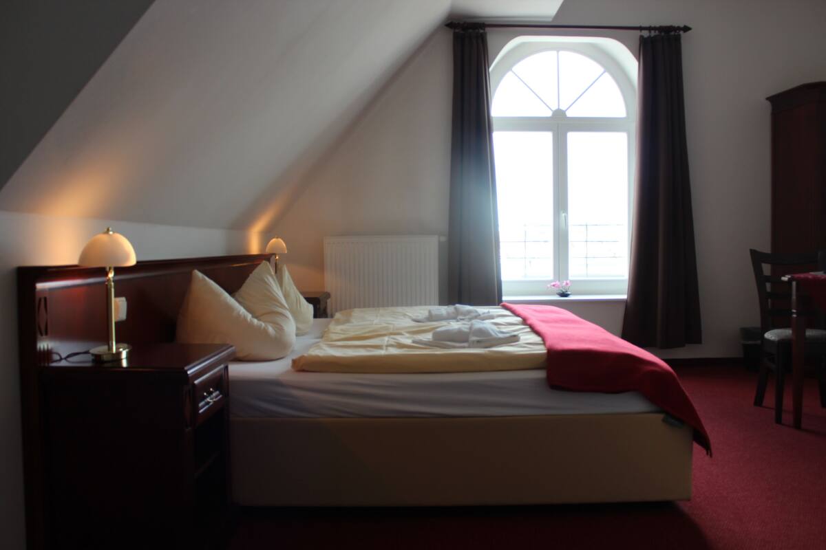 Premium bedding, pillowtop beds, soundproofing