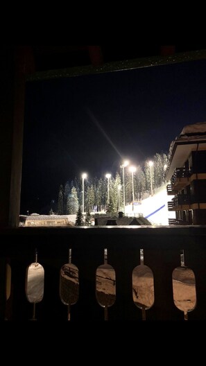 Tweepersoonskamer, uitzicht op bergen | Italiaanse Frette-lakens, een kluis op de kamer, een bureau, gratis wifi
