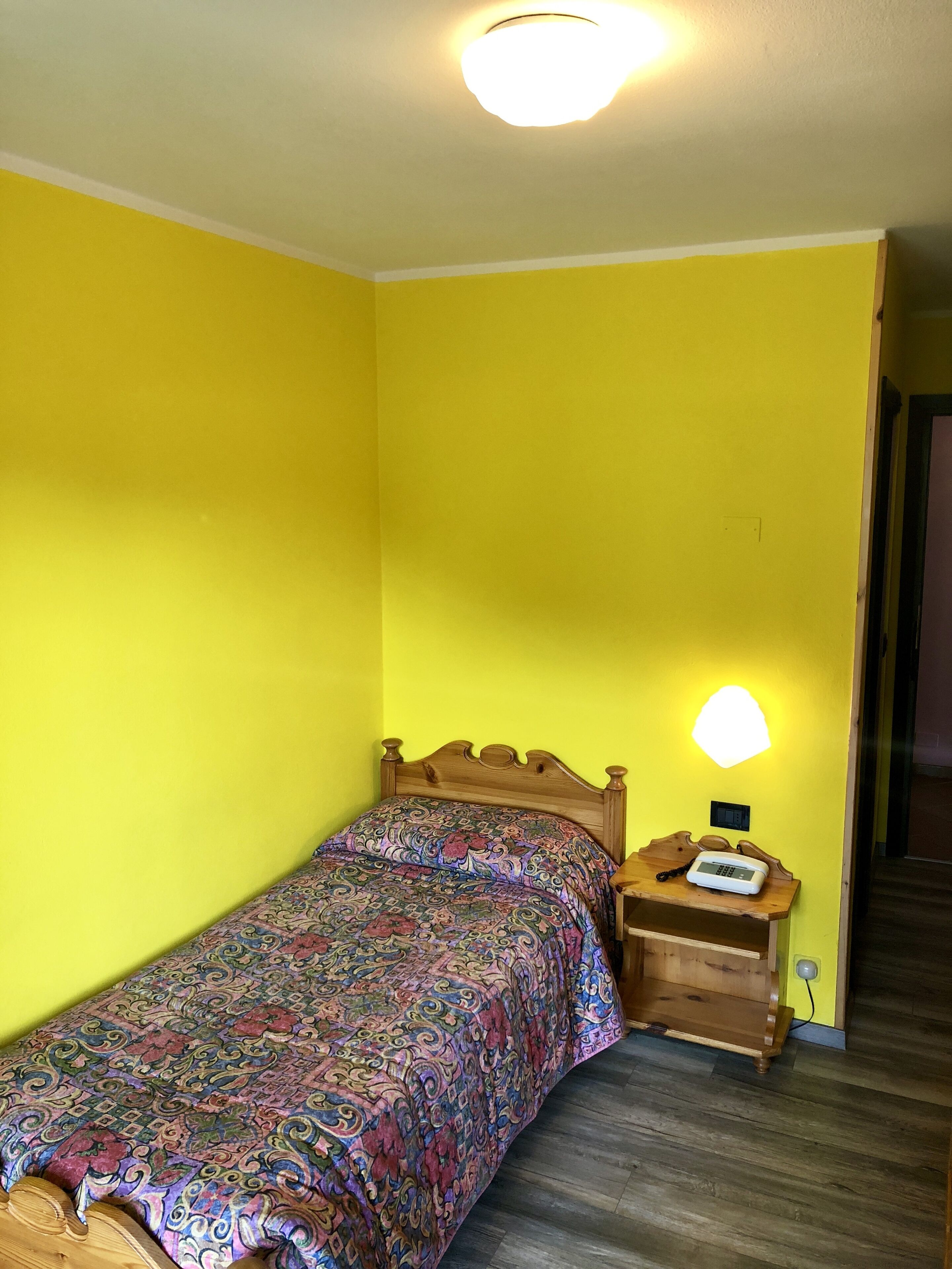 single room, mountain view | 1 bedroom, frette italian sheets, in-room safe, desk